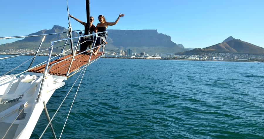 Cape Town: 1-Hour Pre-Sunset Champagne Cruise - Why this short Cape Town cruise works so well