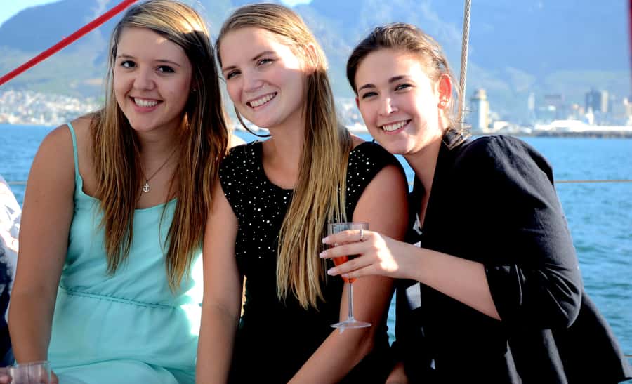 Cape Town: 1-Hour Pre-Sunset Champagne Cruise - Table Mountain and the Atlantic view