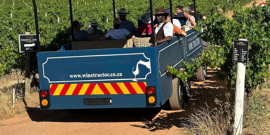 Cape Town: Stellenbosch Hop-On Hop-Off Tractor Transfer - What the ride feels like in practice