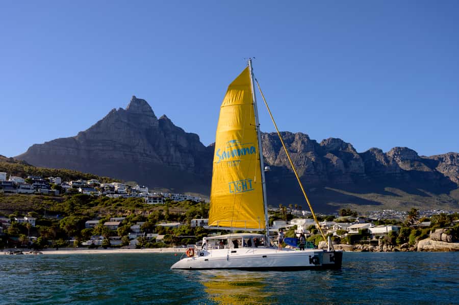 Cape Town: V&A Waterfront Gin Voyage Cruise - The gin tasting and colour-changing experiment