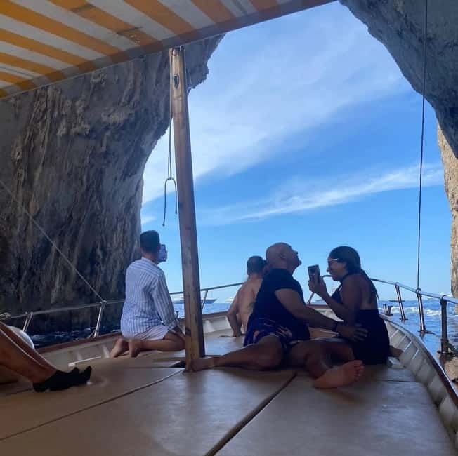 Capri: Scenic Boat Tour with Swimming, Limoncello & Snack - Grotta Rossa and the return ride