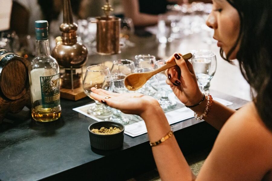 Cartagena: Boutique Rum and Chocolate Tasting at Lunático - Why the two-hour format works