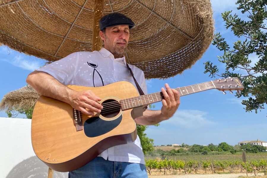 Carvoeiro/Portimão/Alvor: Wine Tour w/ Tasting, Tapas, Music - Choosing shared or private transport