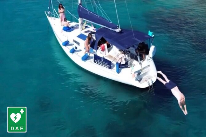 Catamaran tour stops bathing and snorkeling toast with prosecco - Seeing Cagliari from the water