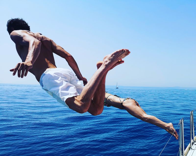 Catania: Coastline Sailing Trip with Aperitif and Prosecco - The swim stop and what to expect in open water
