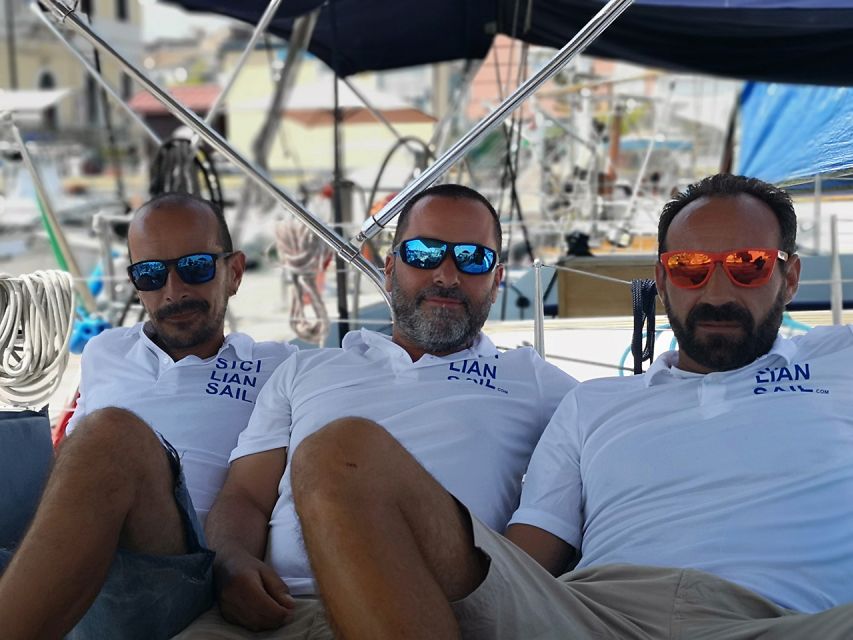 Catania: Coastline Sailing Trip with Aperitif and Prosecco - How the private price works for a group of 10