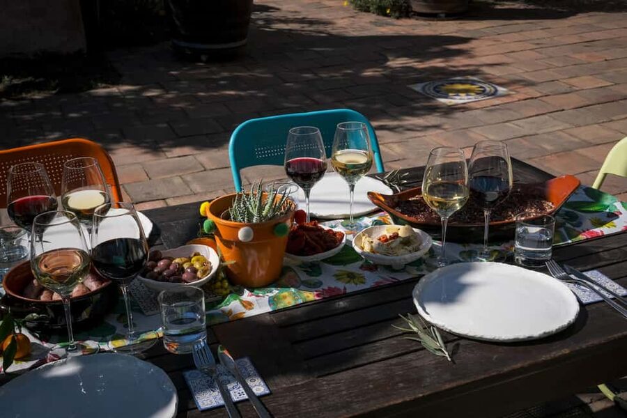 Catania: Etna Urban Winery Sicilian Lunch with Wine Tasting - Key points at a glance