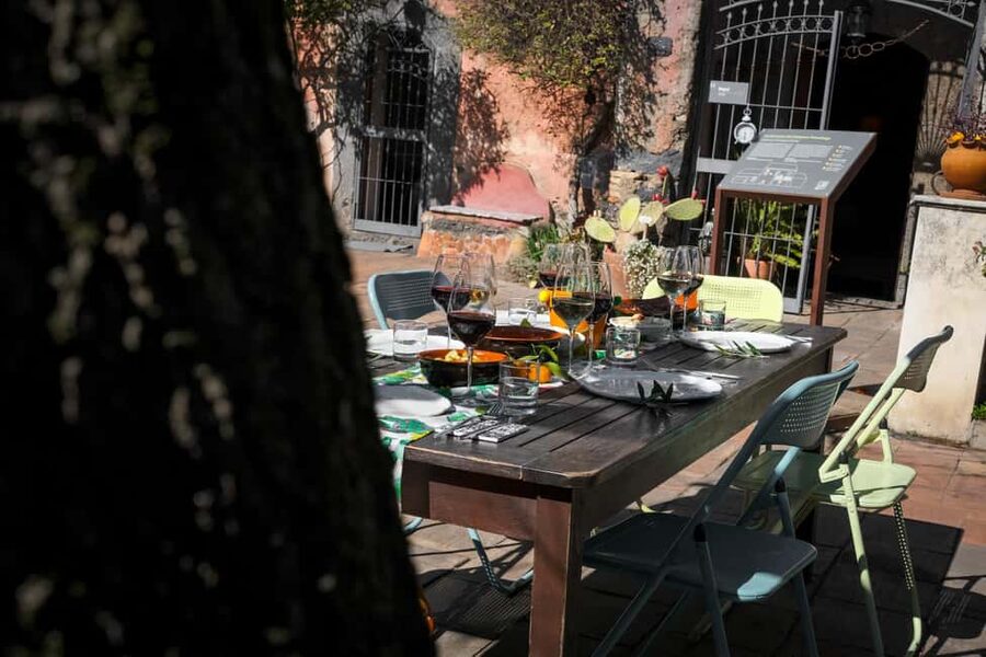 Catania: Etna Urban Winery Sicilian Lunch with Wine Tasting - Why this winery visit feels different from a standard tasting