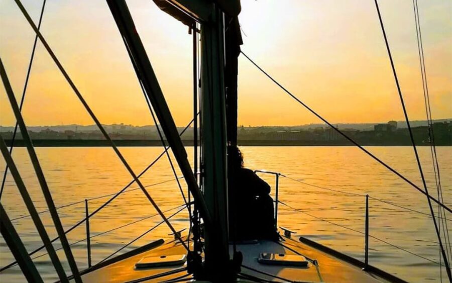 Catania: Guided Sunset Sailing Trip with Aperitif & Prosecco - Sailing the volcanic coast at sunset