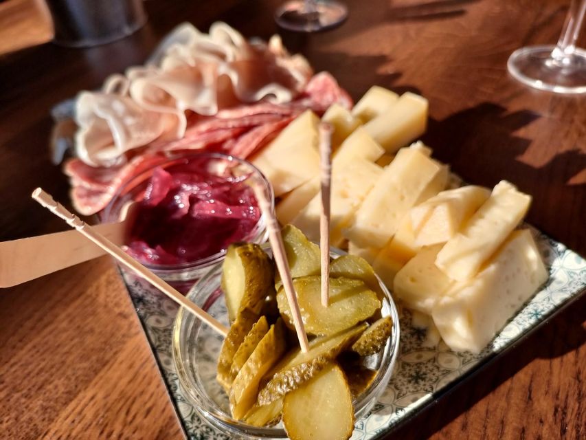 Cavaion: Lake Garda Wine & Food Tasting with Vineyard Tour - The hosts make the visit personal