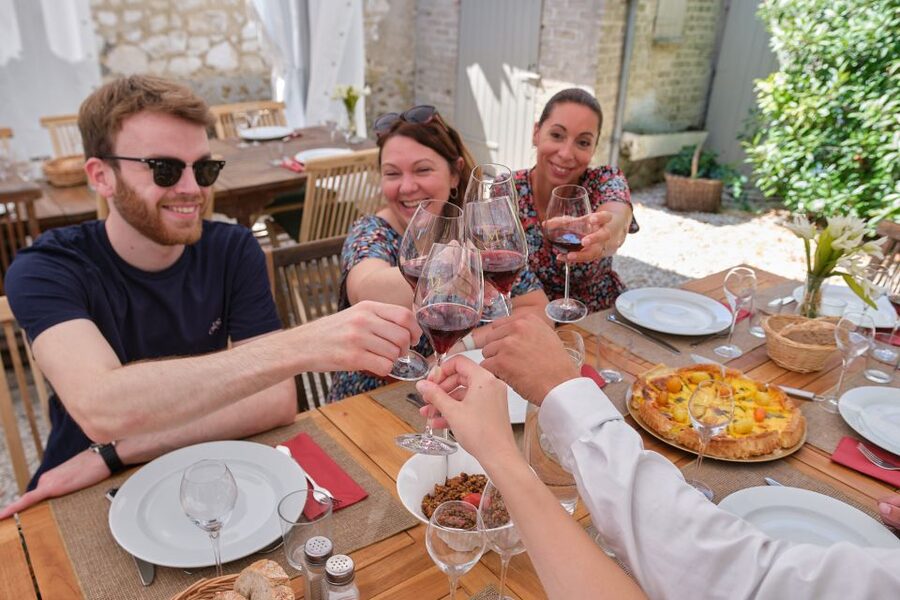 Champagne: Champagne Tasting Class with Lunch - What makes the guides important