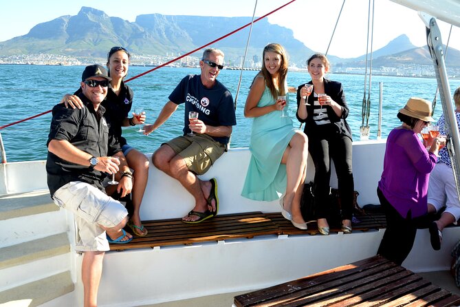 Champagne Cruise (Pre-Sunset) from Cape Town - The one-hour route and what you see