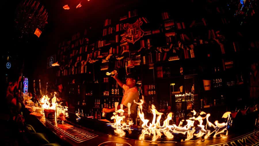 Chiang Mai Pub Crawl: 4 Venues, Beer Buffet & VIP Entry - Key points before you book