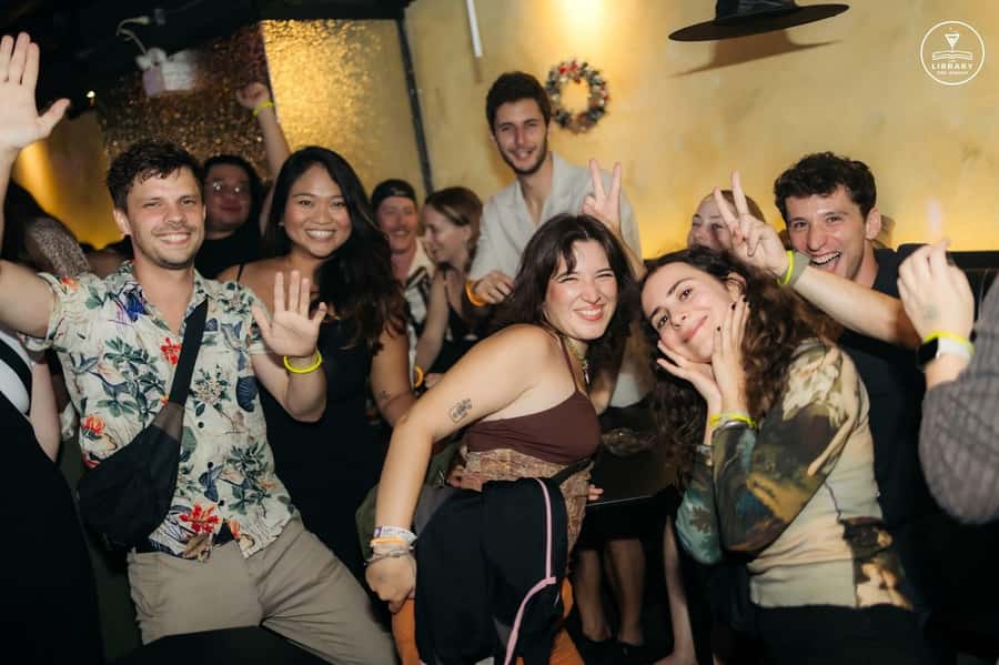 Chiang Mai Pub Crawl: 4 Venues, Beer Buffet & VIP Entry - Why this crawl works well for solo visitors