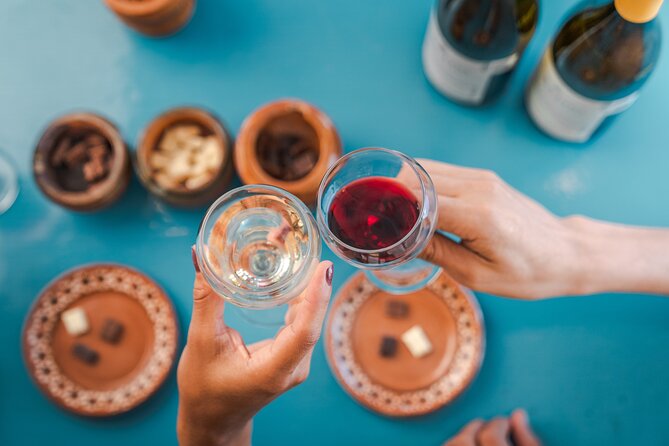 Chocolate Seaside Workshop & Wine Tasting - Making your own small chocolate treat