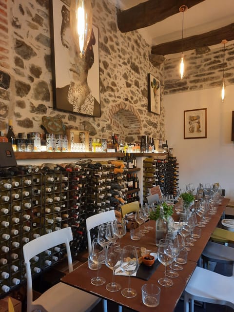 Cinque Terre: Pesto Making Class with Wine and Food Tasting - The 12:30 and 5:30 Full Meal Sessions
