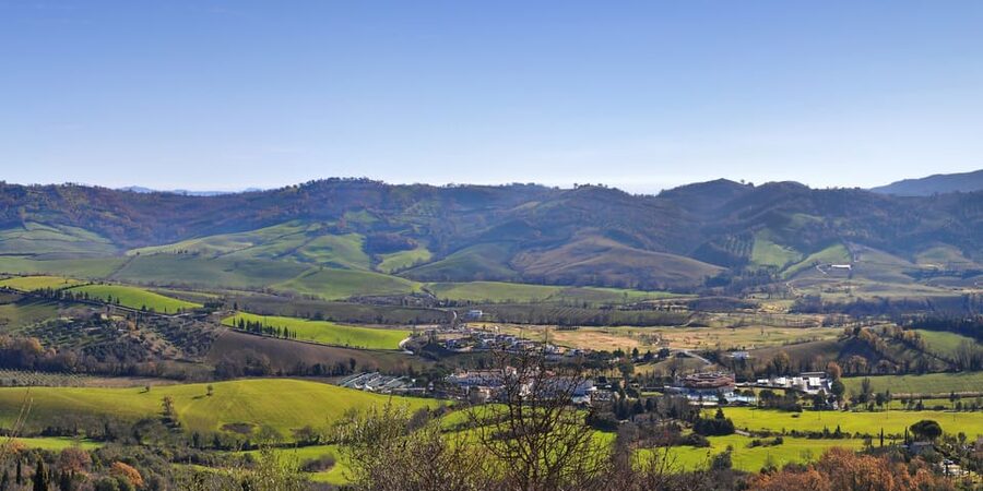 Civitavecchia: Tuscany Full-Day Guided Trip w/Wine Tasting - What the small group changes