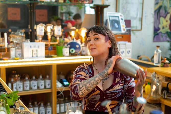 Cocktail Masterclass & Distillery Tour Combo - Language, age, and cancellation details