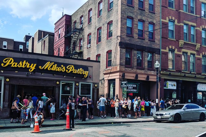 Cocktails & Cannoli: Boston's North End Dessert Tour - How much walking and waiting to expect