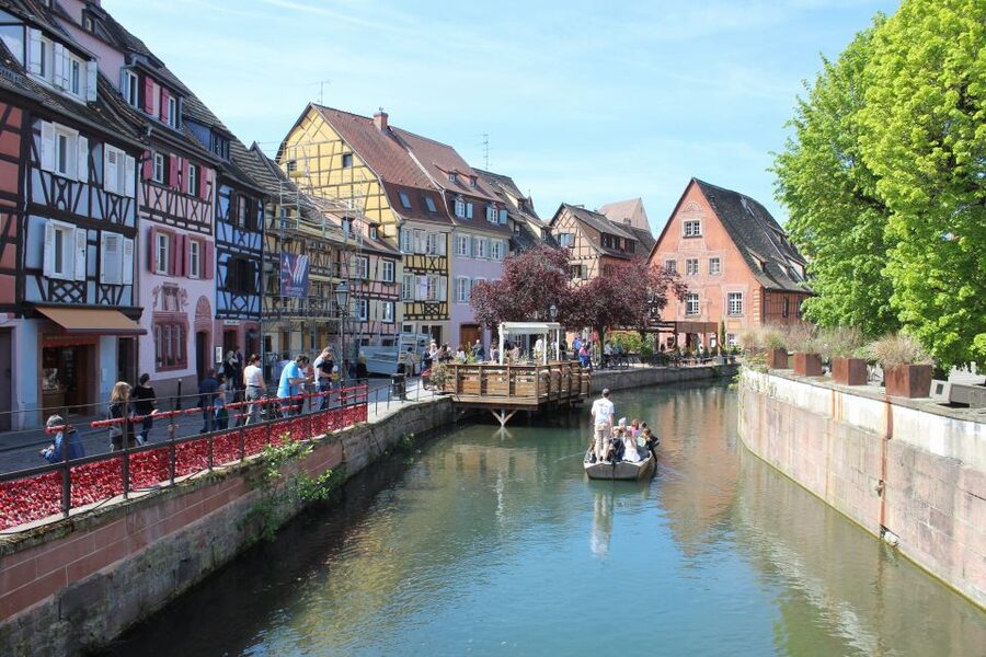 Colmar: Highlights Walking Tour and Wine Tasting - Finishing at a working Colmar winery