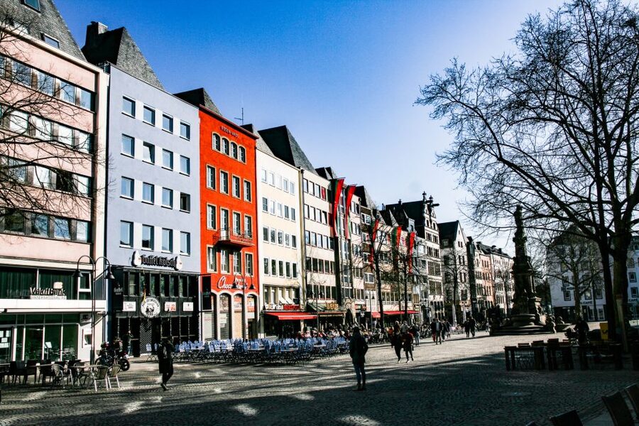 Cologne: 3 Old Town Breweries Guided Walking Tour - Forty minutes through Cologne’s Old Town
