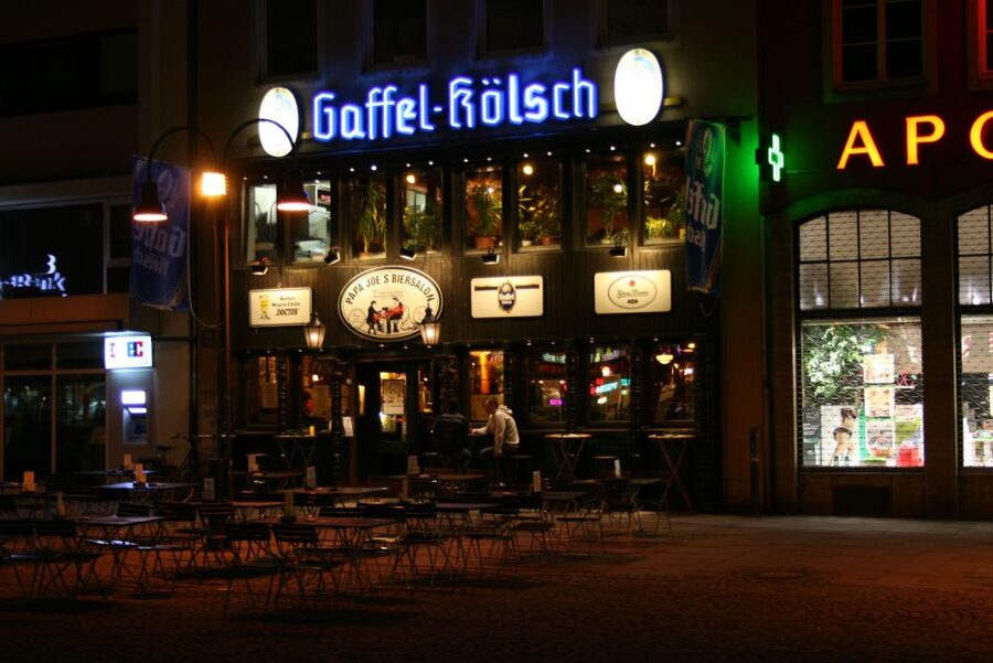 Cologne: Brewery Tour with Kölsch and Halven Hahn - The main tradeoffs to consider