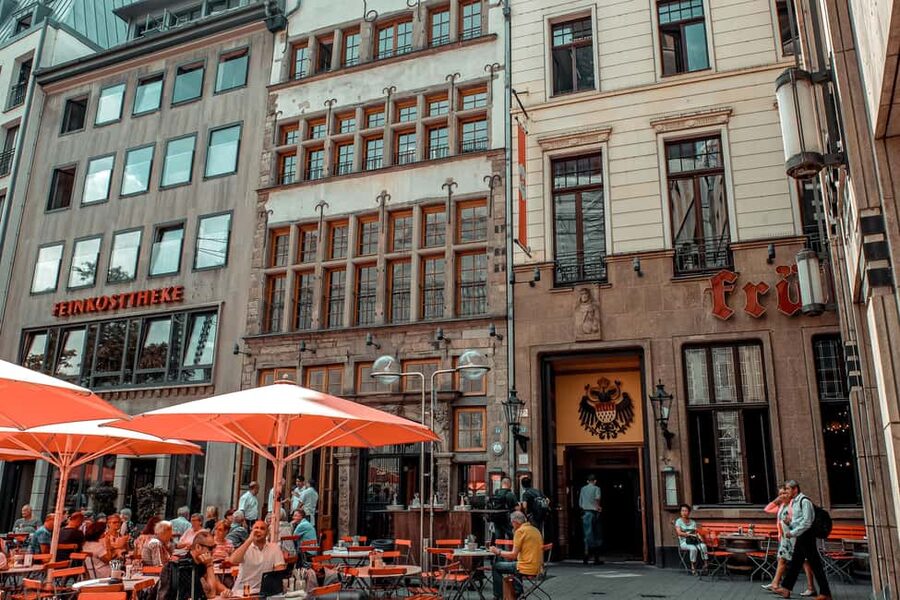 Cologne: Kölsch Brewery Tour with 3 Beers Included - What this Cologne beer walk is really about