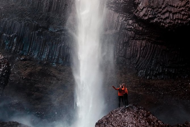 Columbia Gorge Waterfalls & Wineries from Portland: All-Inclusive Afternoon Tour - What the guides add to the day