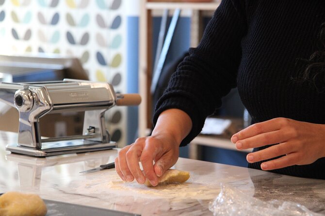 Cooking Class : Fresh pasta and TIRAMISÙ with Lake Garda wines - Making pasta from scratch in Lazise