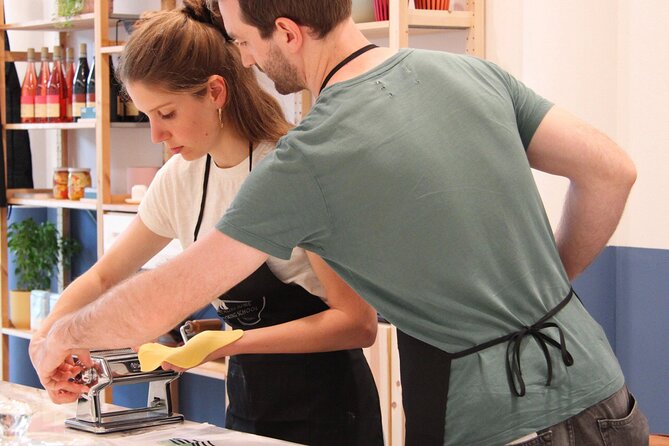 Cooking Class : Fresh pasta and TIRAMISÙ with Lake Garda wines - The teaching style and group size