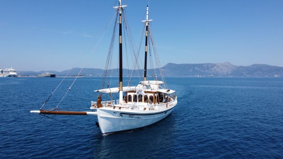 Corfu: Sunset Cruise on Classic Boat with Cocktails & Snacks - Comfort, clothing, and practical limits