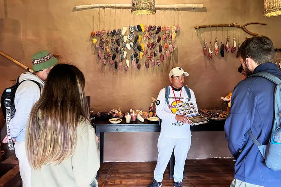 Cusco: Historic Walking Tour with Pisco Sour and Music Show - Inca stones, the Andean Trilogy, and a famous balcony
