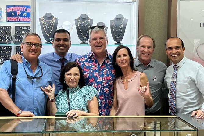 Diamond Shopping Experience with Champagne - Learning how diamonds are selected
