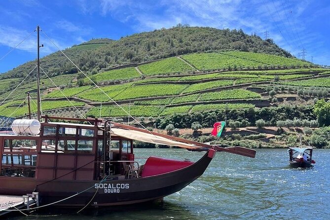 Douro Valley Tour - 3 Wine tastings, Lunch & river Cruise - Régua begins the day with a river view