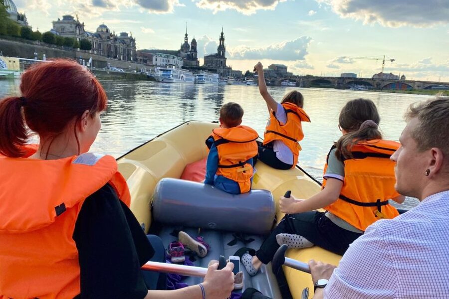 Dresden: Private Inflatable Boat Tour with Beer Garden Stop - What the $32 price really covers