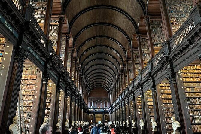 Dublin in a Day: Dublin Castle, Book of Kells, Guinness & Whiskey - Dublin Castle and the limits of the visit