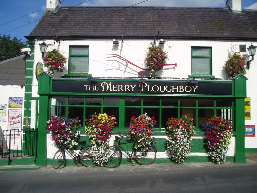 Dublin: Irish Night Show at the Merry Ploughboy Pub - Arriving at the Merry Ploughboy Pub