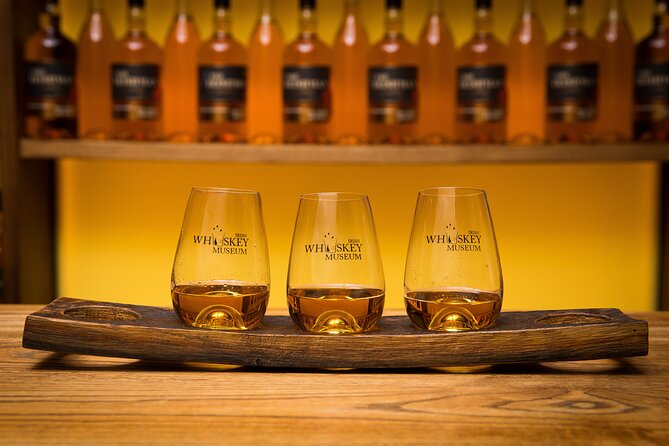 Dublin Irish Whiskey Museum and Gallery Guided Tour with Tasting - The tasting: how to smell, sample, and compare whiskey