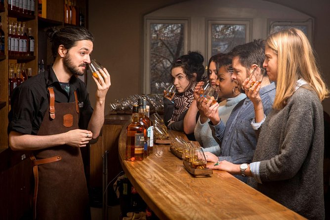 Dublin Irish Whiskey Museum and Gallery Guided Tour with Tasting - Meeting at 119 Grafton Street