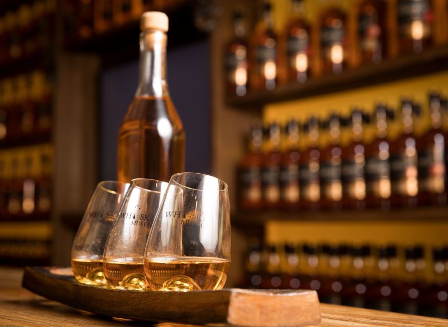 Dublin: Irish Whiskey Museum Blending Tour with Tastings - A whiskey lesson with a proper Dublin personality
