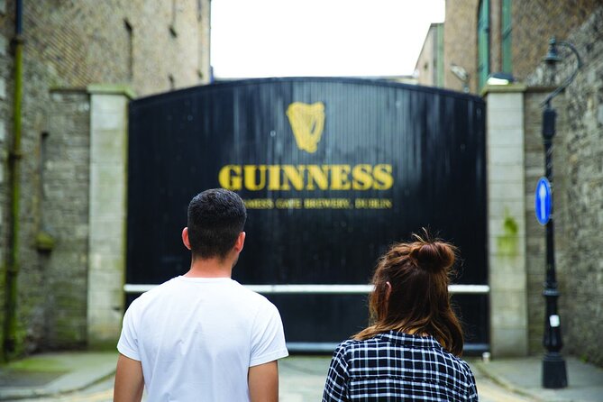 Dublin Private Guinness and Jameson Whiskey Tour with Transfers - Traveling across Dublin with a local host
