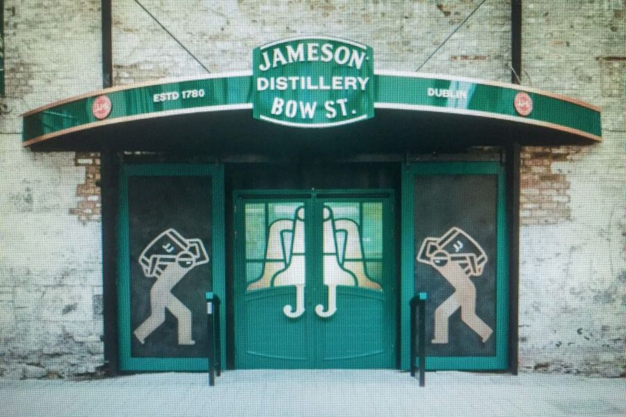 Dublin: Skip-the-Line Guinness and Jameson Whiskey Tour - Jameson Distillery Bow St. starts the drinking lesson
