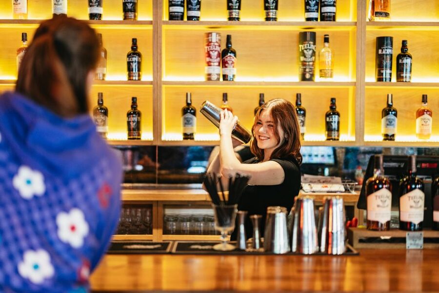 Dublin: Teeling Whiskey Distillery Tour & Tasting - Walking through the working distillery