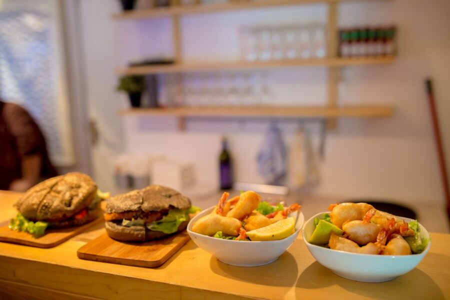 Dubrovnik Gastronomy: 3-Hour Food and Wine Tour - What the wine pairings add