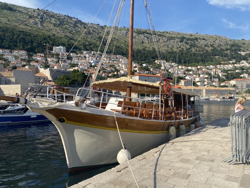 Dubrovnik: Panoramic Sunset Cocktail Cruise Around Old Town - Cruising around Lokrum Island