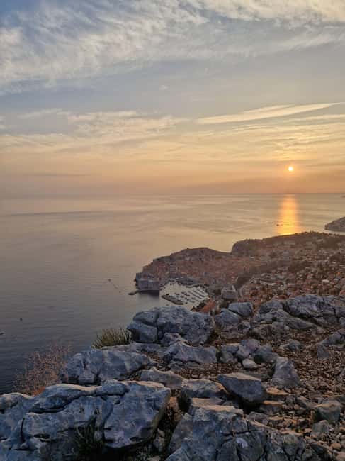 Dubrovnik: Sunset Wine Tasting At Panorama Point - A private group changes the mood