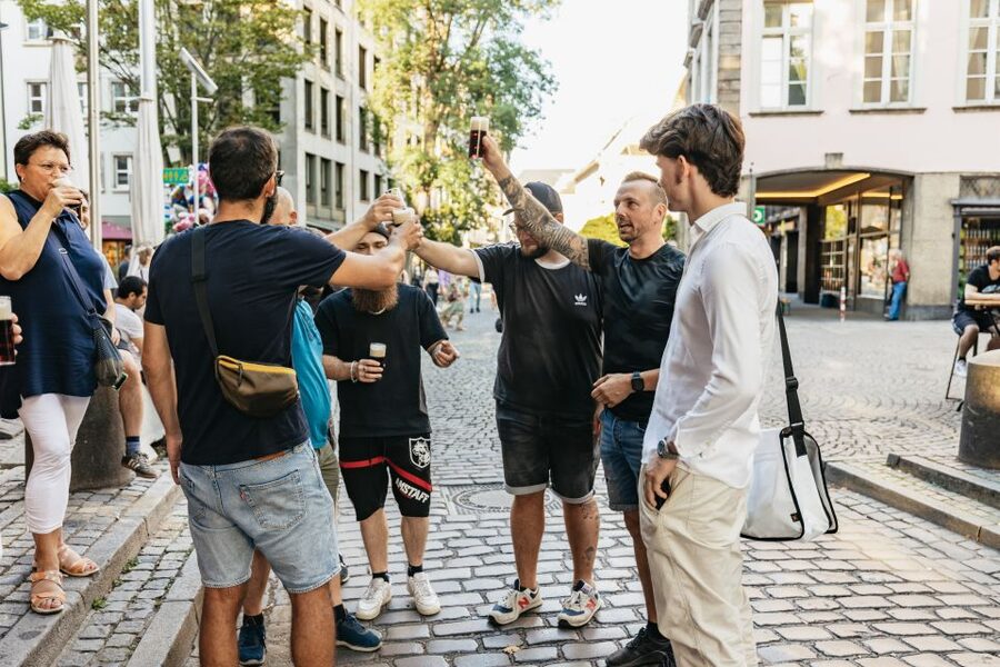 Düsseldorf: Altbier-Safari Beer Walking Tour - Who will enjoy this Altbier Safari most