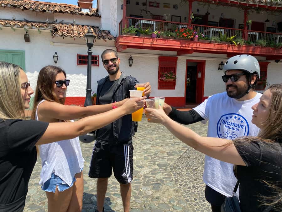 E-Bike City Tour Medellin with Local beer and Snacks - Conquistadores and the river parks