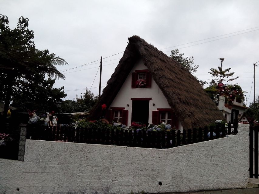 Eastern Madeira: Full-Day Tour with Rum Tasting - Santana, lunch, and the island’s traditional houses