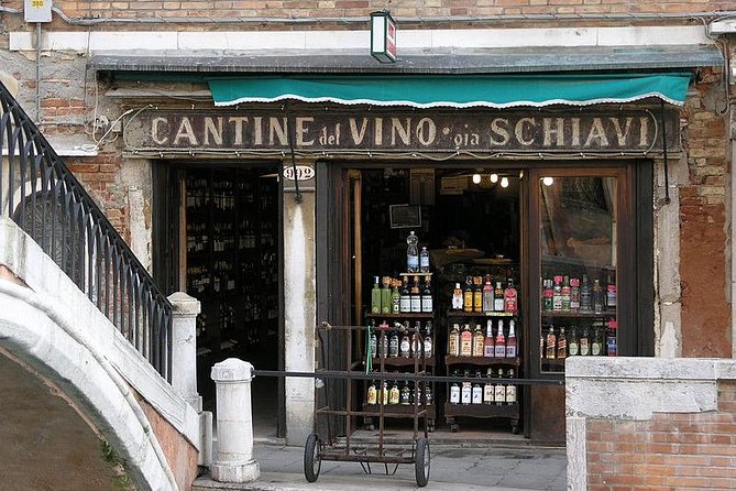 Eat Like a Local: Venice 3-Hour Small-Group Food Tasting Tour - The main meal in San Polo